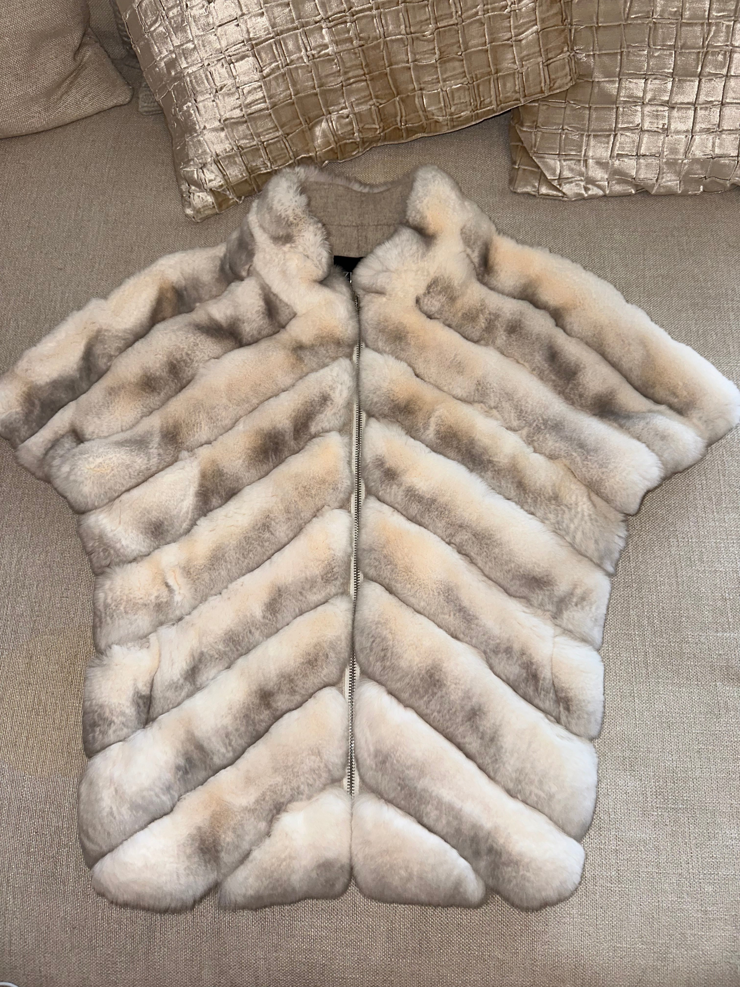 The Barcelona Gilet in beige