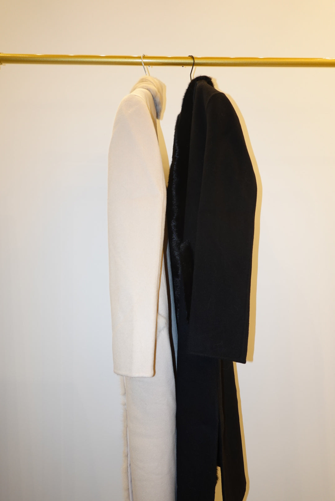 Beige cashmere coat with mink fur 