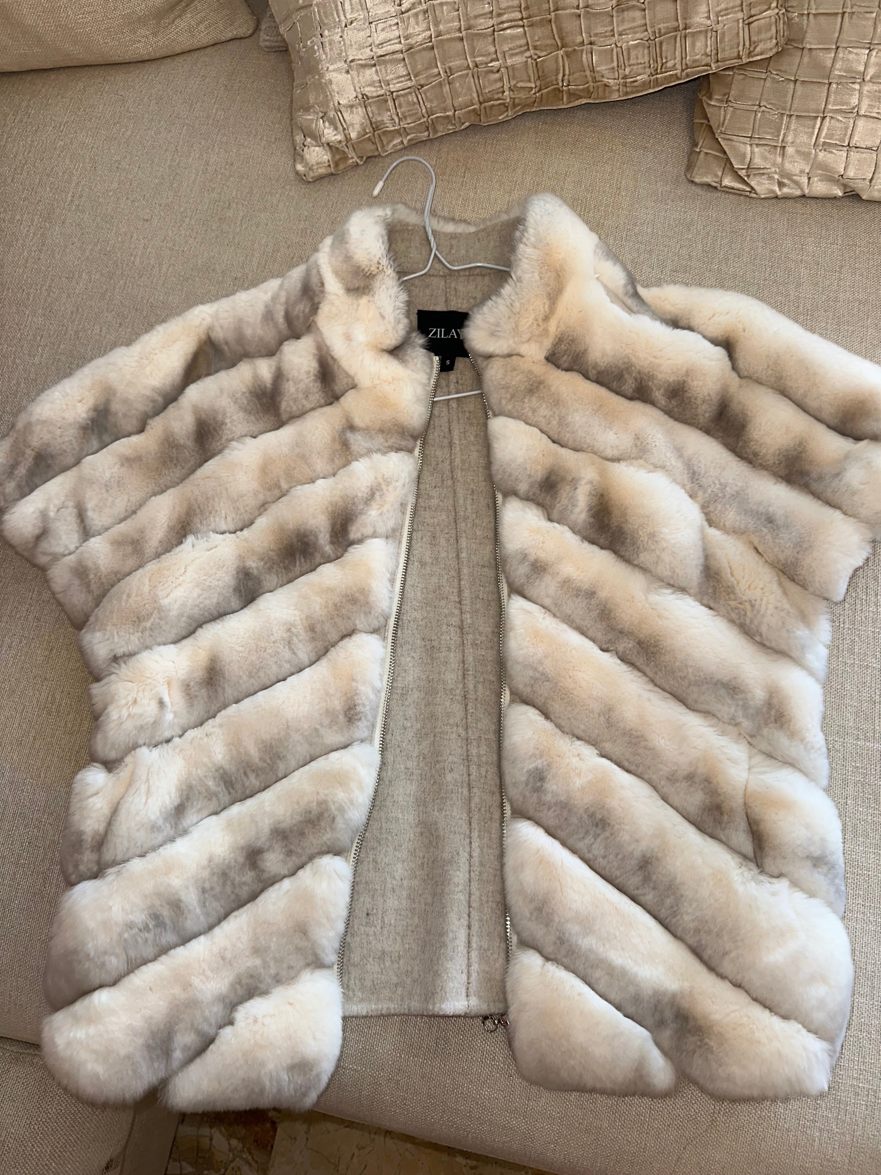The  Barcelona Gilet in beige