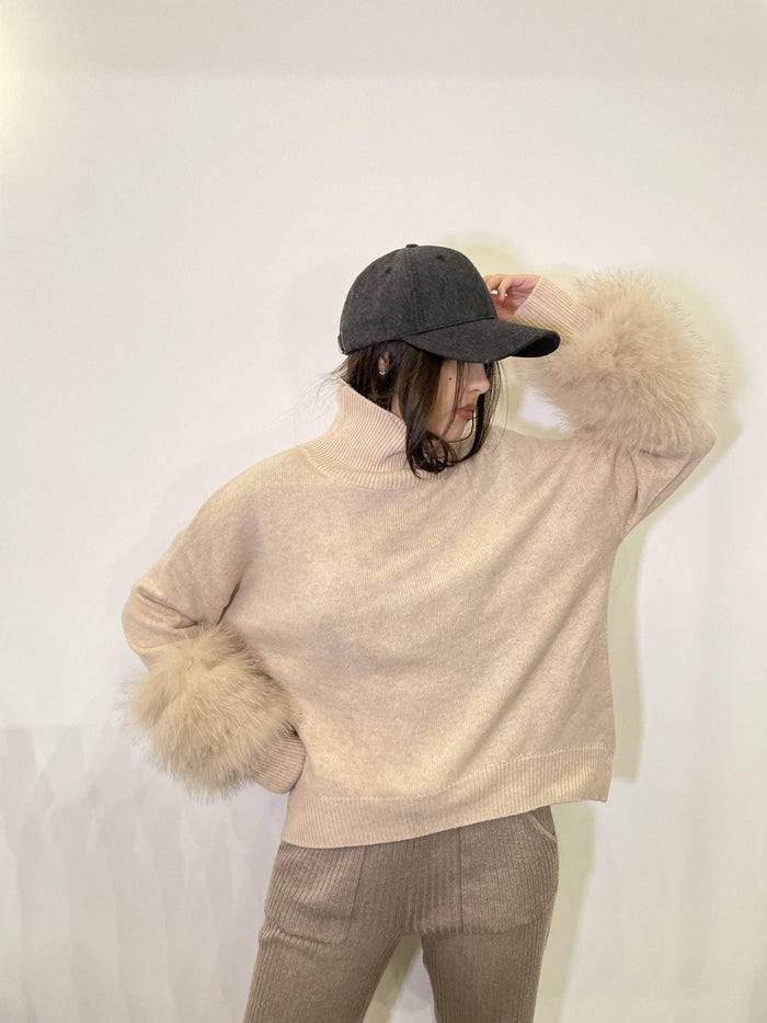 The Cortina Turtleneck Beige - Zilaya