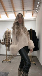 The Cortina Turtleneck Beige - Zilaya
