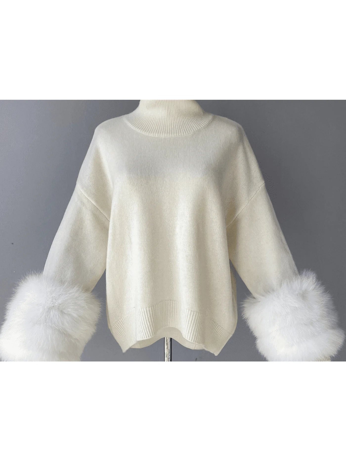 The Cortina Turtleneck Ivory
