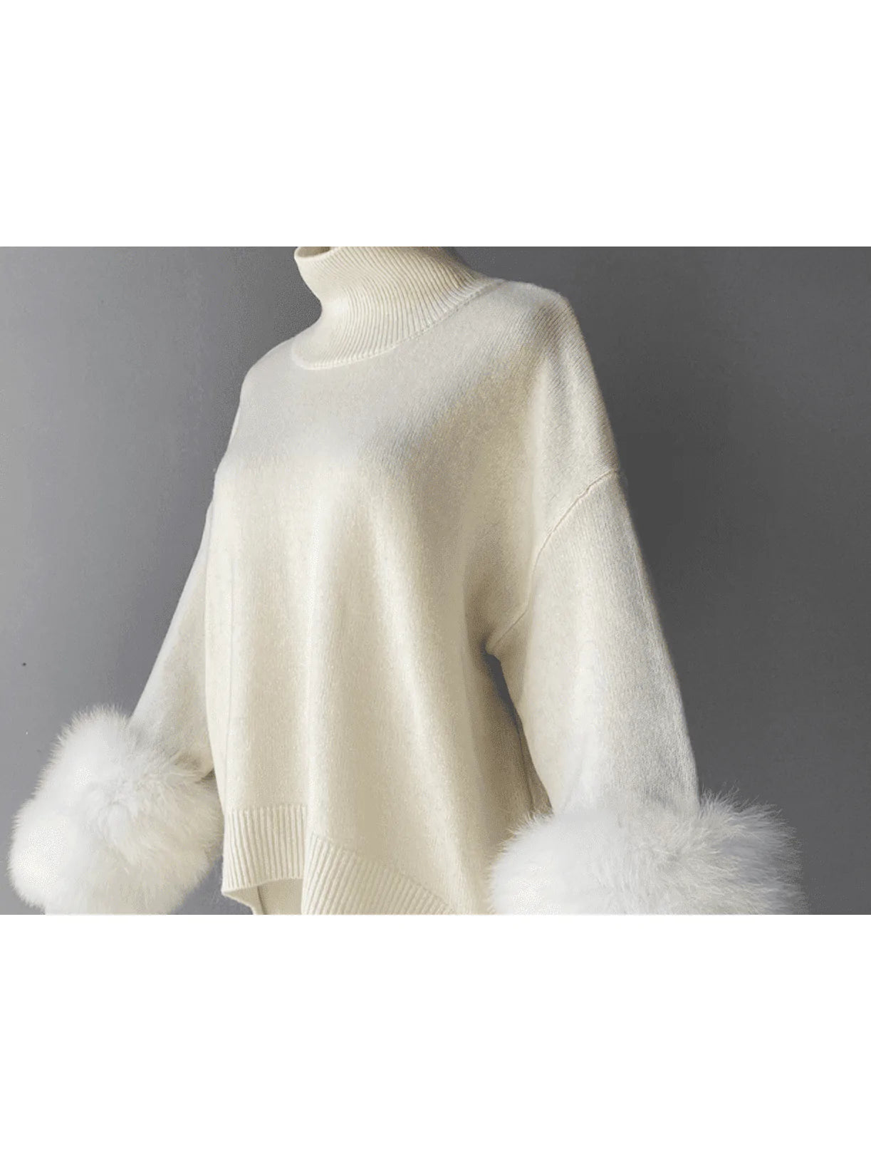 The Cortina Turtleneck Ivory